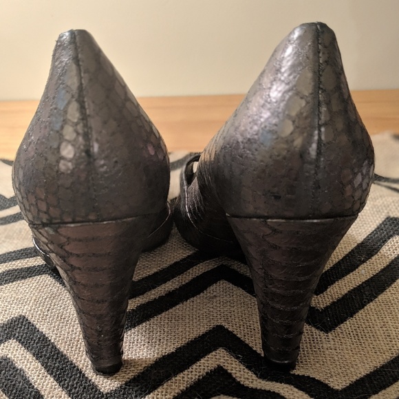 3/$25-Kenneth Cole peep toe heel - Picture 3 of 5